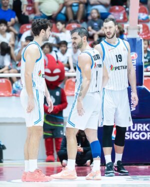 aliaga petkimspor fiba europe cupta csm corona brasovu agirliyor QEEFe8Zw.jpg