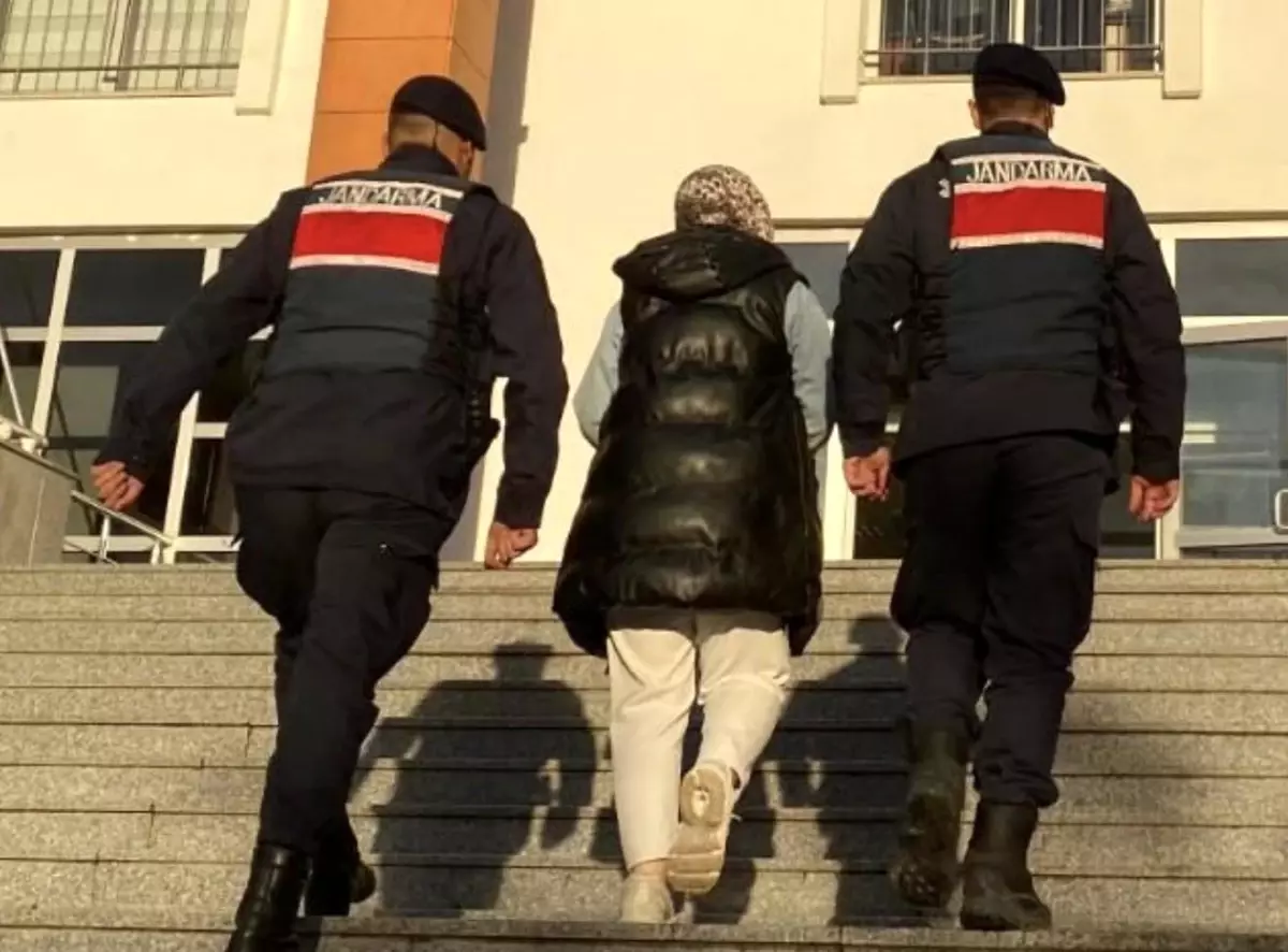 fetoden hakkinda hapis cezasi olan kadin carsambada yakalandi GEfXglz4.jpg